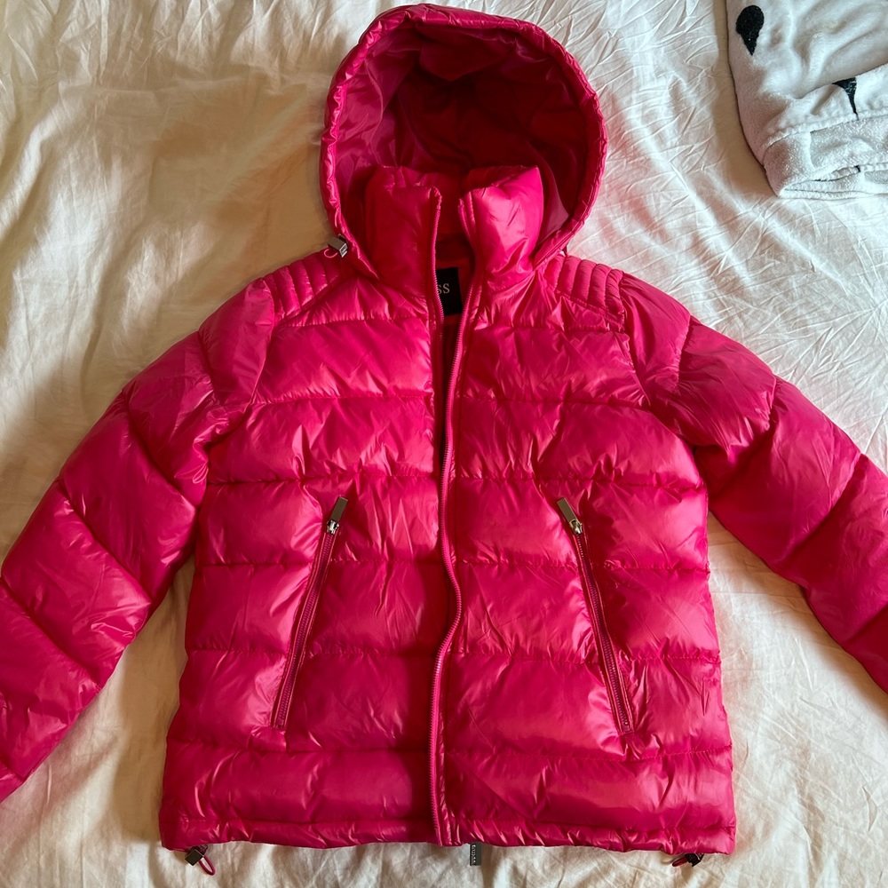 NWOT Guess pink puffer jacket never worn medium womens